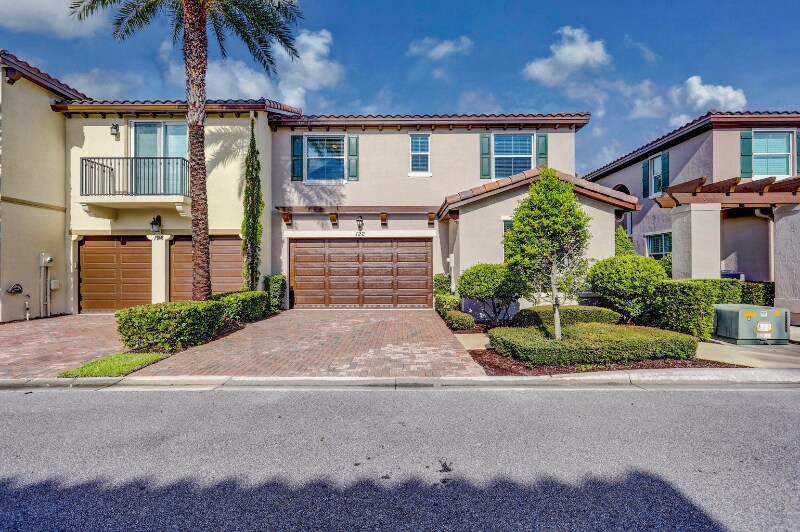 122 Diamante Way in Jupiter, FL - Building Photo