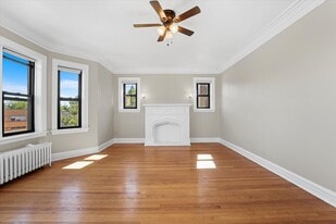 36 Lawton Rd in Riverside, IL - Building Photo