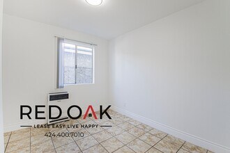 1047 E New York St in Long Beach, CA - Building Photo - Building Photo