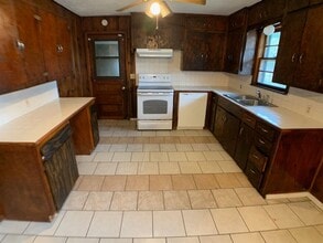 202 Cedar Hill in Mount Pleasant, TX - Building Photo - Building Photo
