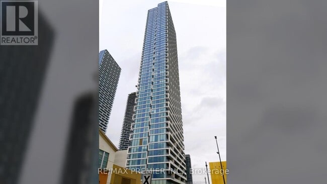 property at 5 Buttermill Ave.