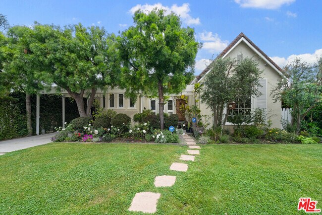 property at 337 S Maple Dr