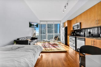 25 York St in Toronto, ON - Building Photo - Building Photo