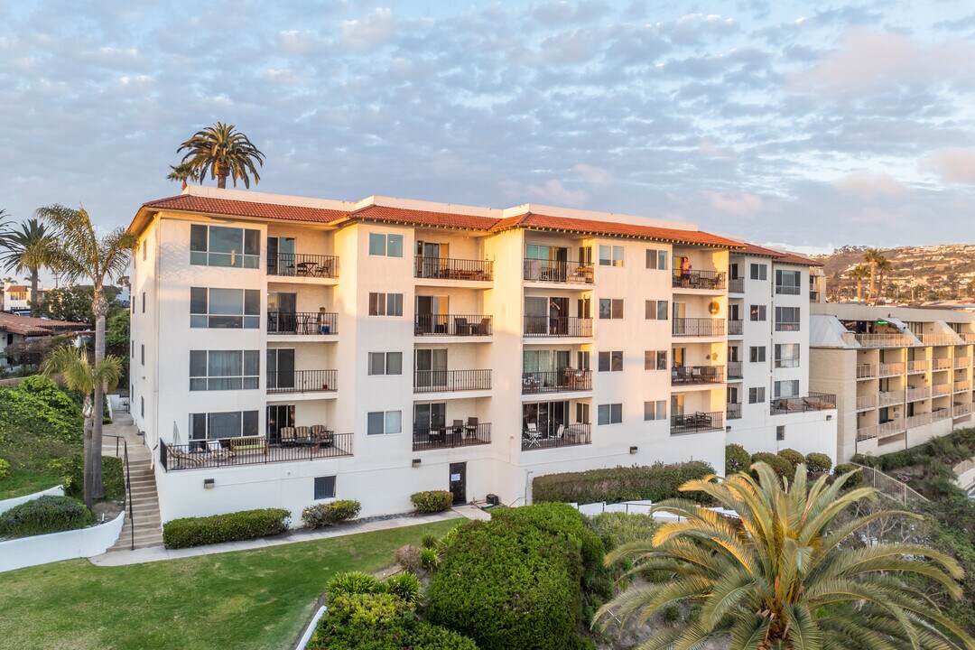 Vila Grande in San Clemente, CA - Building Photo