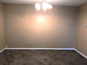 1331 S Finley Rd in Lombard, IL - Building Photo - Building Photo