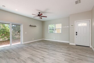 193 Ashley Ct in Dunedin, FL - Building Photo - Building Photo