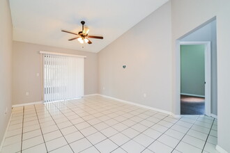 2929 Mill Run Blvd in Kissimmee, FL - Building Photo - Building Photo