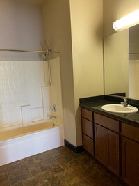 1300 Market St, Unit 209 in Redding, CA - Building Photo - Building Photo