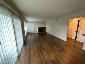 3600 Crestmoor Dr in San Bruno, CA - Building Photo - Building Photo
