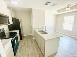 1105 W Kennedy St in Pharr, TX - Building Photo - Building Photo