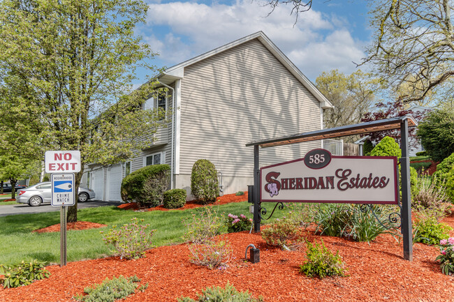 Sheridan Estates in Chicopee, MA - Foto de edificio - Building Photo