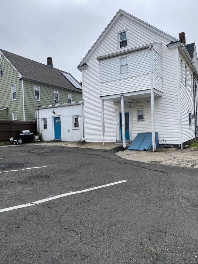 236-240-240 Lindley St in Bridgeport, CT - Building Photo - Building Photo