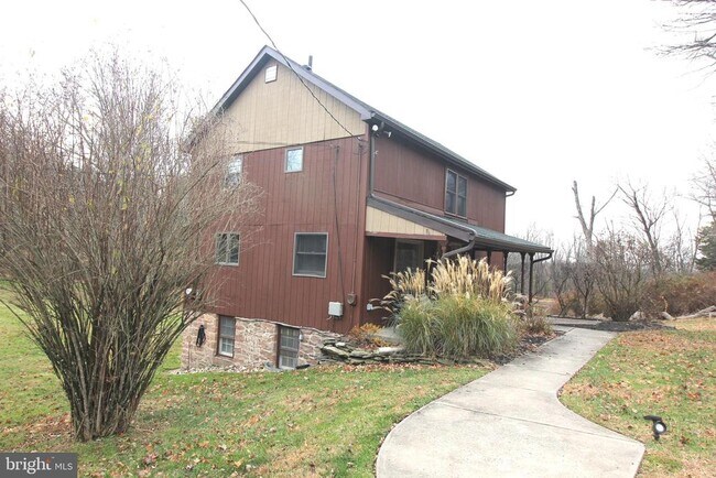 48 Poor Farm Rd in Pennington, NJ - Building Photo - Building Photo