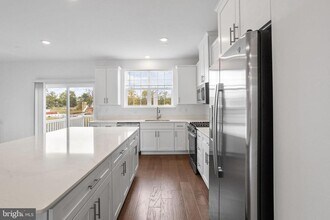 142 ADA Hightower Ave in Hopewell Township, NJ - Foto de edificio - Building Photo