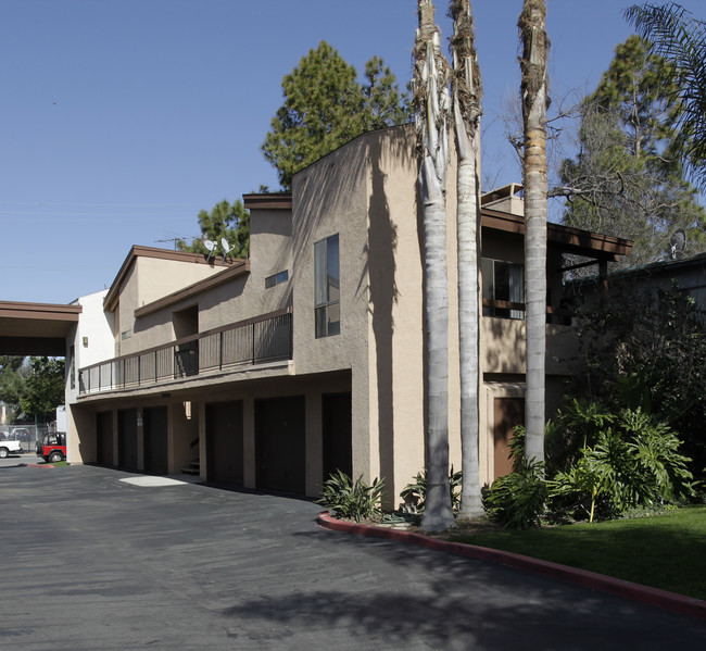 Bay Timbers Apartments in Costa Mesa, CA - Building Photo - Building Photo