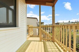 142 Chelsea St, Unit #1 in Boston, MA - Building Photo - Building Photo