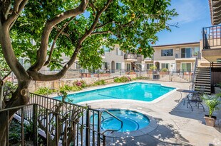 Vida Elegante in Torrance, CA - Building Photo