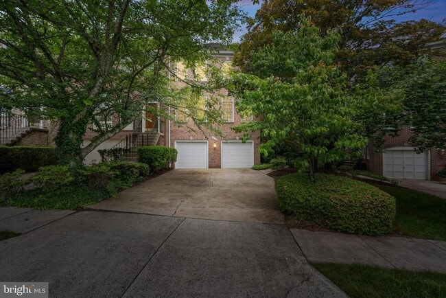10159 Castlewood Ln in Oakton, VA - Building Photo - Building Photo
