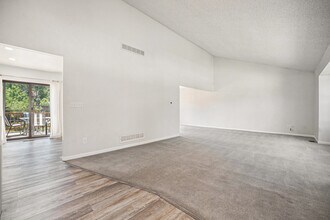 7407 E Long Cir in Centennial, CO - Building Photo - Building Photo