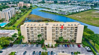 14426 Amberly Ln in Delray Beach, FL - Building Photo