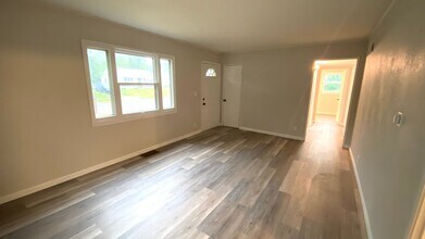 1008 W Purtscher Dr in Peoria, IL - Building Photo - Building Photo