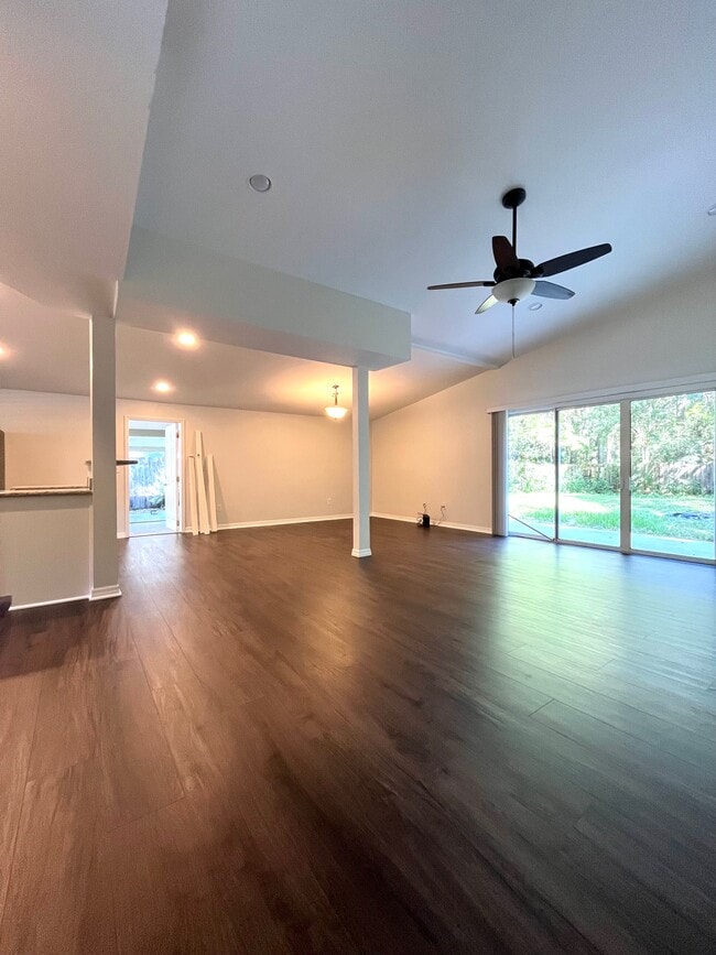 1026 NE 31st Ave in Gainesville, FL - Building Photo - Building Photo