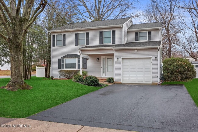 11 Applebey St in Eatontown, NJ - Building Photo - Building Photo