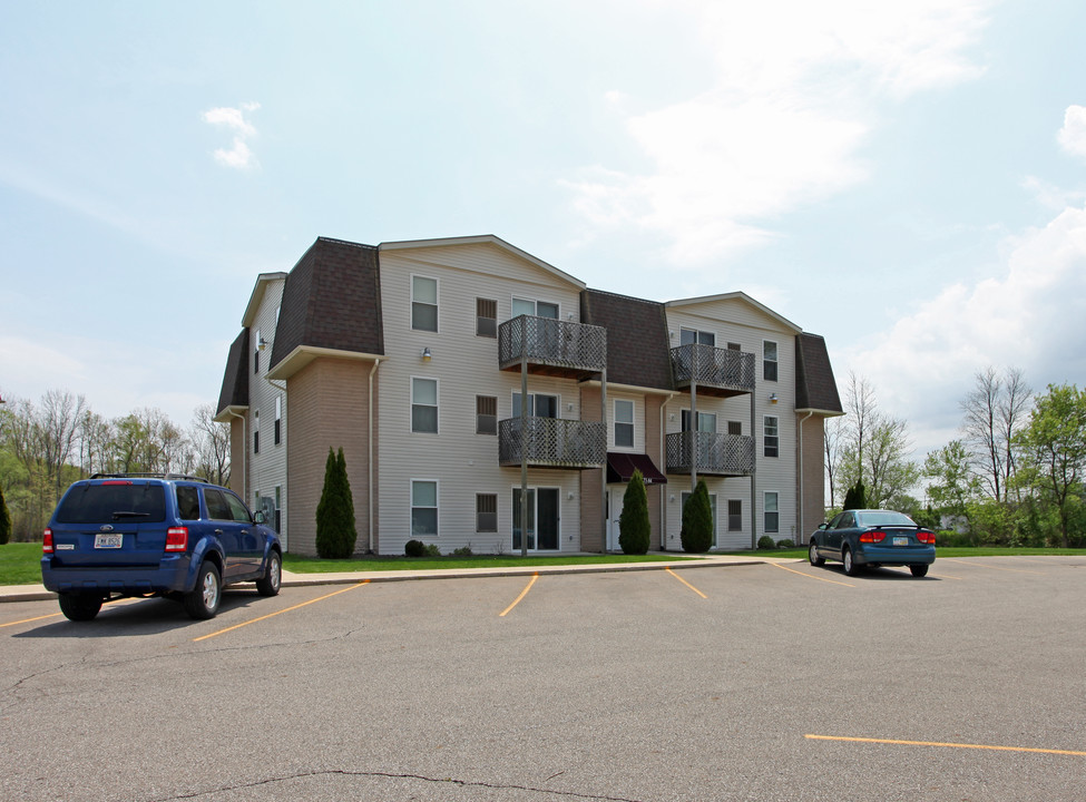 Lakeside Apartments in Mansfield, OH - Building Photo