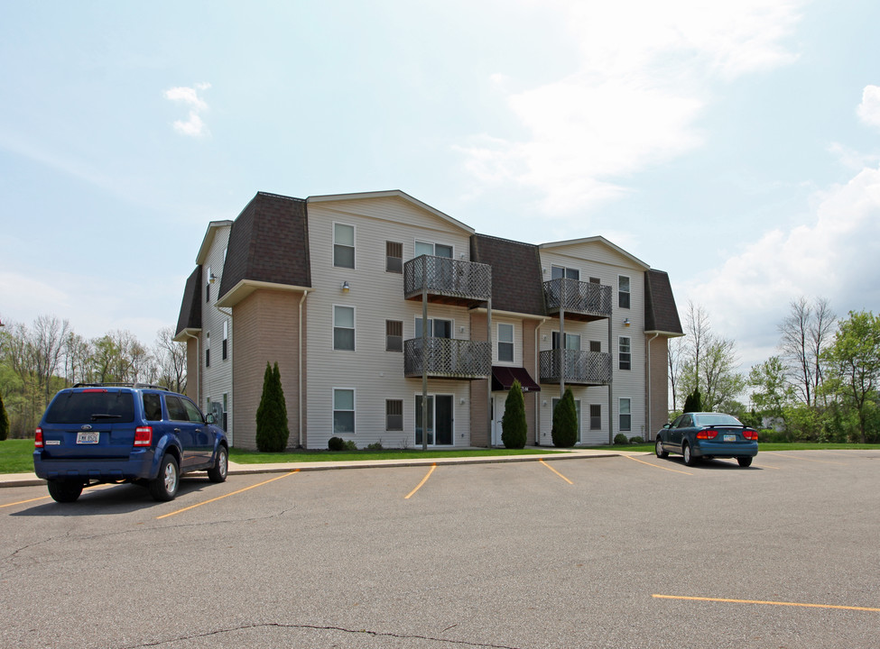 Lakeside Apartments in Mansfield, OH - Building Photo