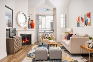 The Preston Miracle Mile Apartments in Los Angeles, CA - Building Photo