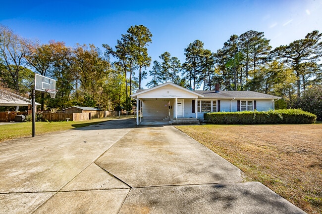 property at 1009 Park Dr