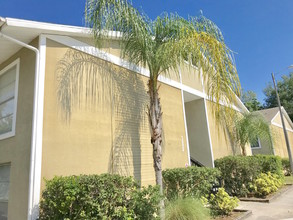 Shadow Pines in Tampa, FL - Foto de edificio - Building Photo