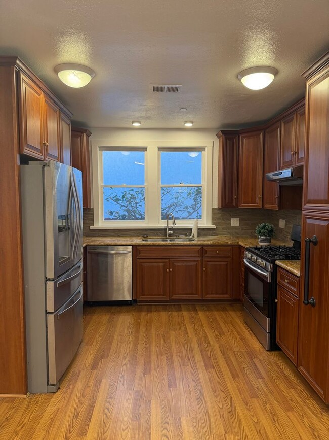 603 8th St in Huntington Beach, CA - Building Photo - Building Photo