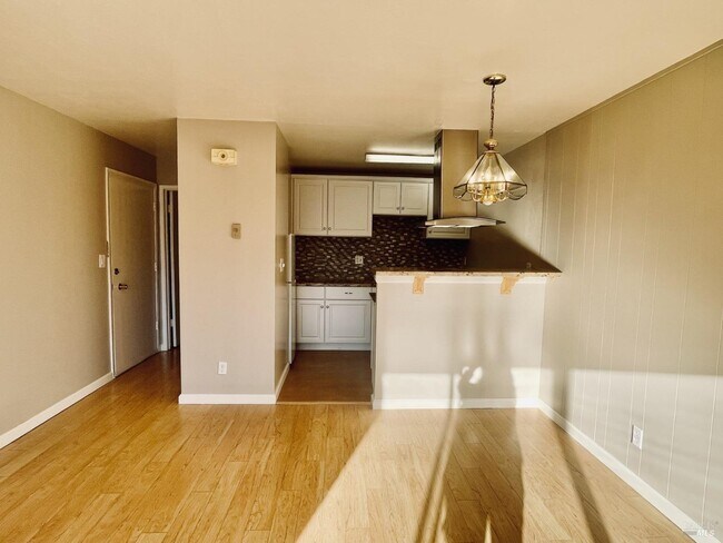 20 Luna Ln in San Anselmo, CA - Building Photo - Building Photo