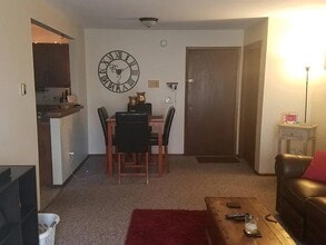 500 Manchester Ln, Unit 500-514 Manchester Ln in Hartland, WI - Building Photo - Building Photo