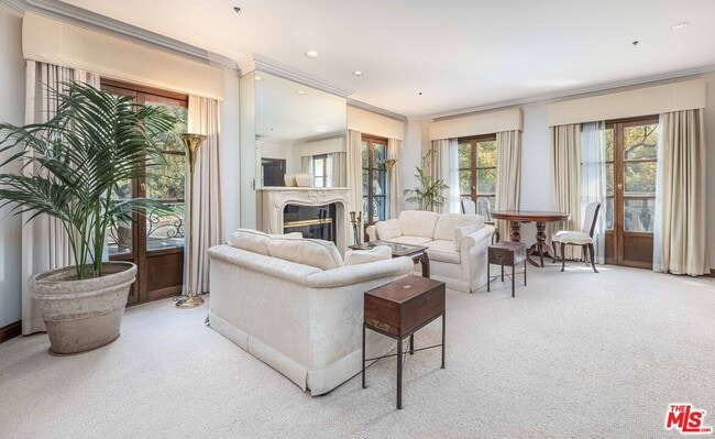 425 N Maple Dr in Beverly Hills, CA - Building Photo - Building Photo