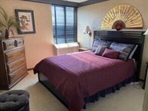 1800 Roundhill Rd in Charleston, WV - Building Photo - Building Photo