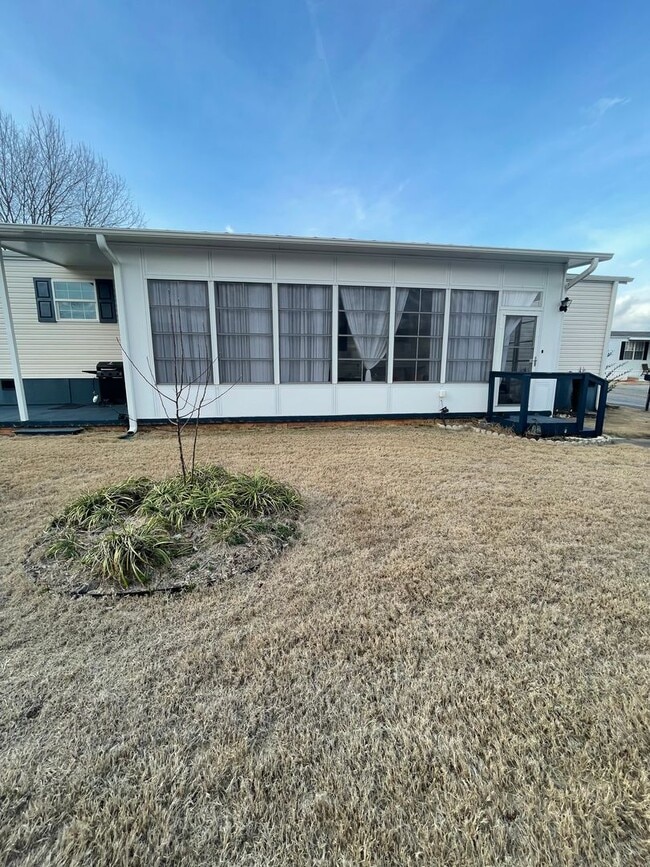 property at 600 Hunts Bridge Rd