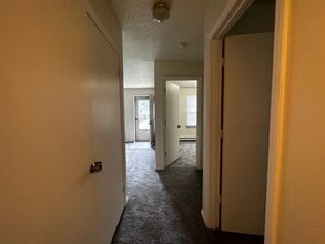 112 Robbins Ave, Unit 112B in Jamestown, NC - Building Photo - Building Photo