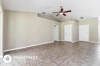 5246 Colchester Ave in Spring Hill, FL - Building Photo - Building Photo