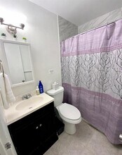 615 NW 18th St, Unit 1 in Fort Lauderdale, FL - Foto de edificio - Building Photo