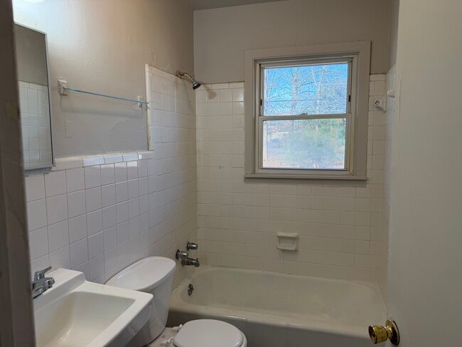 501 Crestfield Rd in Greenville, SC - Building Photo - Building Photo