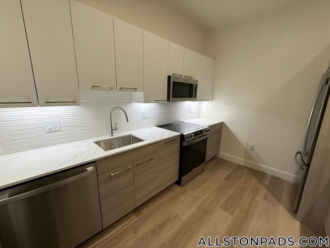 1079 Commonwealth Ave in Boston, MA - Foto de edificio - Building Photo