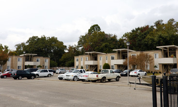 Treasure Coast Condos in Biloxi, MS - Foto de edificio - Building Photo