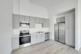 2068 Millennium Wy in Hanford, CA - Building Photo - Building Photo