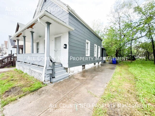 6518 Rogers Ave in Cleveland, OH - Building Photo - Building Photo