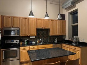 1951 W 26th St, Unit 205 in Cleveland, OH - Building Photo - Building Photo