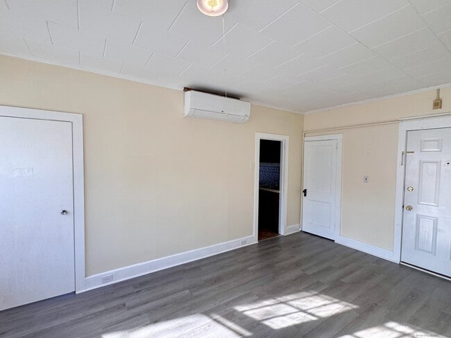406 Church St in Torrington, CT - Building Photo - Building Photo