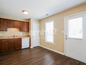 87 Wolf Creek Ln in Lillington, NC - Foto de edificio - Building Photo