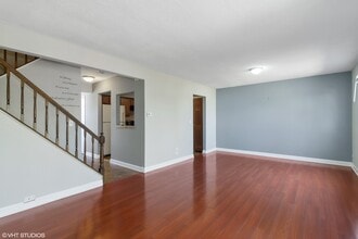 605 Hughes Pl in Bolingbrook, IL - Foto de edificio - Building Photo